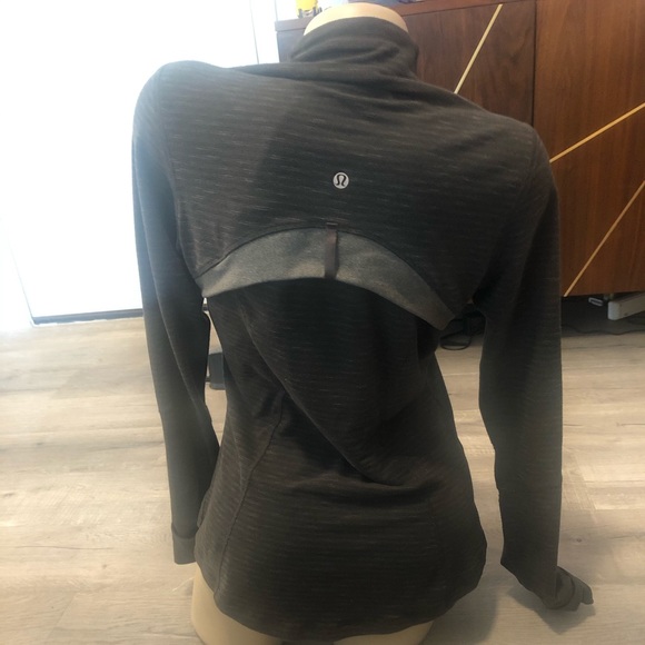 Lululemon jacket - Picture 5 of 8